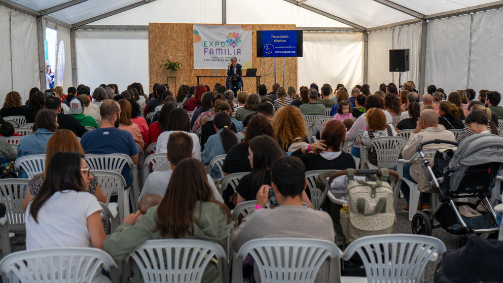 Conferencia de Carlos González en EXPOFAMILIA